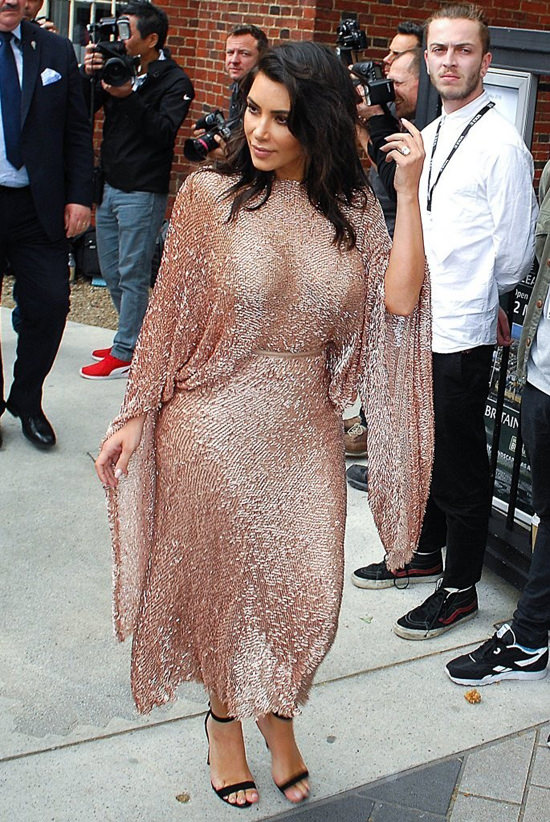 Kim-Kardashian0Vogue-100-Festival-Fashion-Tom-Lorenzo-Site (5)