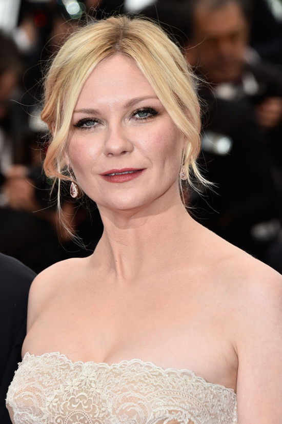 Cannes 2016: Kirsten Dunst in Valentino Couture at the Closing Ceremony ...