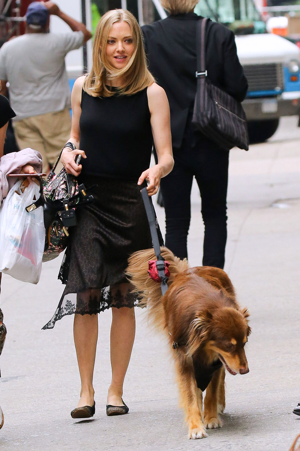 Amanda-Seyfried-GOTSNYC-Street-Style-Givenchy-Tom-Lorenzo-Site (1)