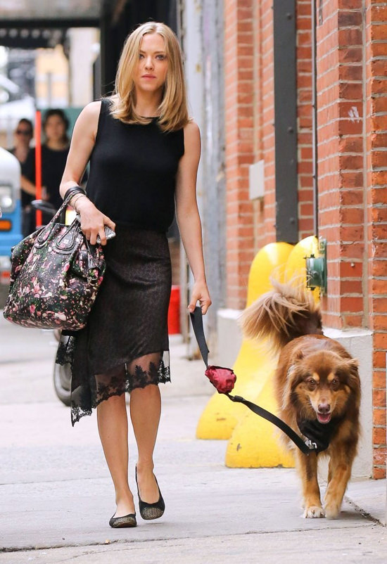 Amanda-Seyfried-GOTSNYC-Street-Style-Givenchy-Tom-Lorenzo-Site (5)