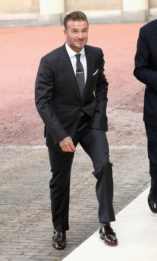 David-Beckham-Queen-Young-Leaders-Awards-Ceremony-Red-Carpet-Fashion-Tom-Lorenzo-Site (5)