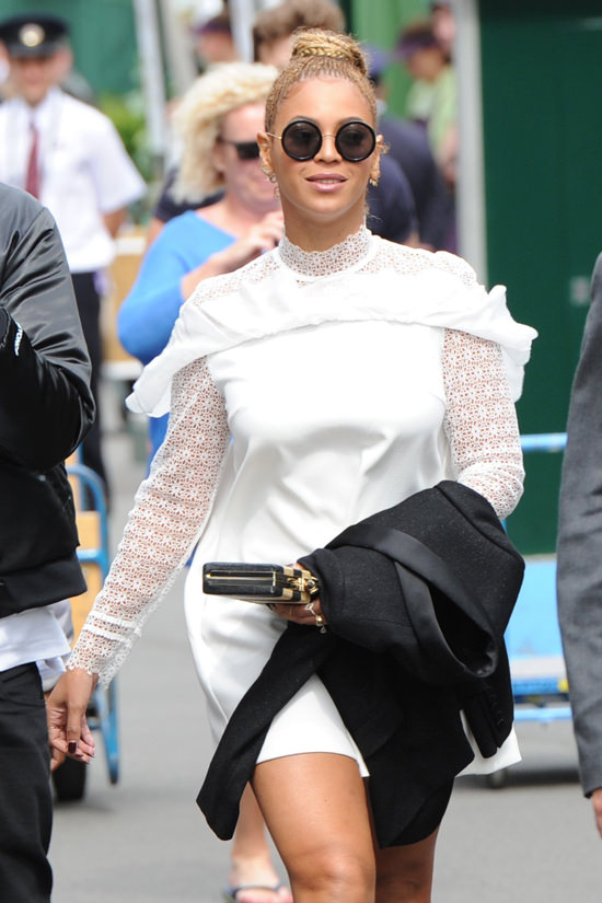Beyonce-Wimbledon-Final-Street-Style-Self-Portrait-The-Row-Public-Desire-Tom-Lorenzo-Site (4)