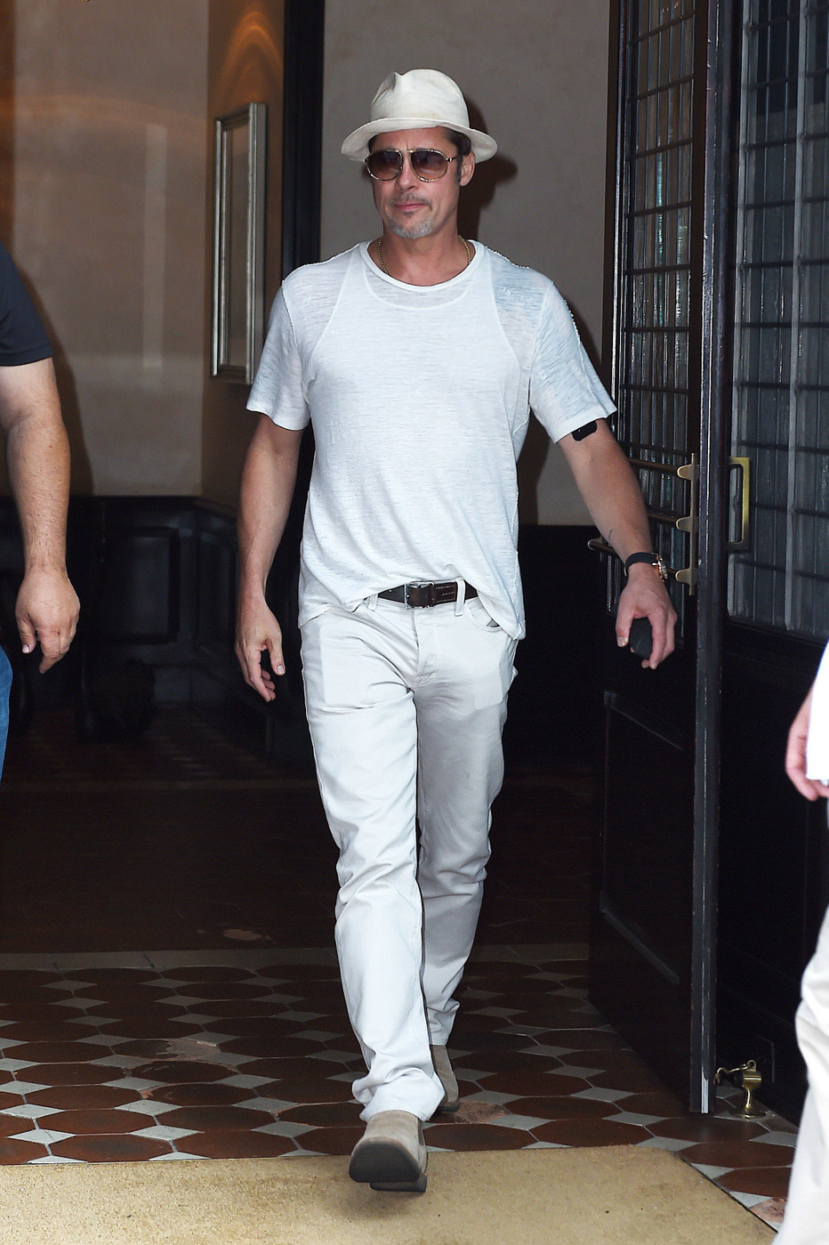 Brad-Pitt-GOTS-Tribeca-NYC-HTTWO-Street-Style-Fashion-Tom-Lorenzo-Site (1)