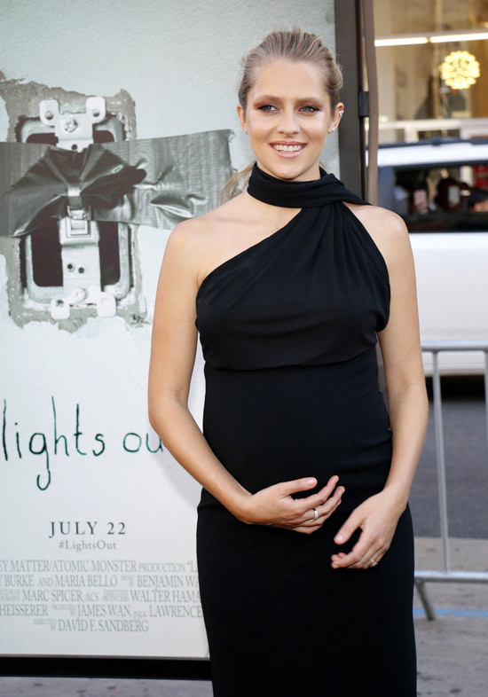 Teresa-Palmer-Lights-Out-Los-Angeles-Movie-Premiere-Red-Carpet-Fashion-Michael-Kors-Collection-Tom-Lorenzo-Site (3)