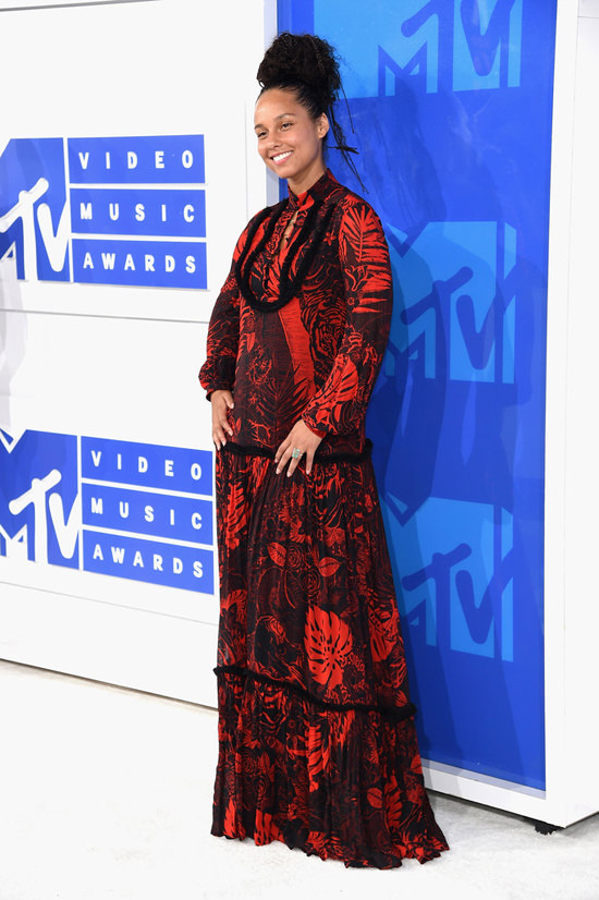 Alicia-Keys-2016-MTV-Video-Music-Awards-Red-Carpet-Fashion-Just-Cavalli-Tom-Lorenzo-Site (6)