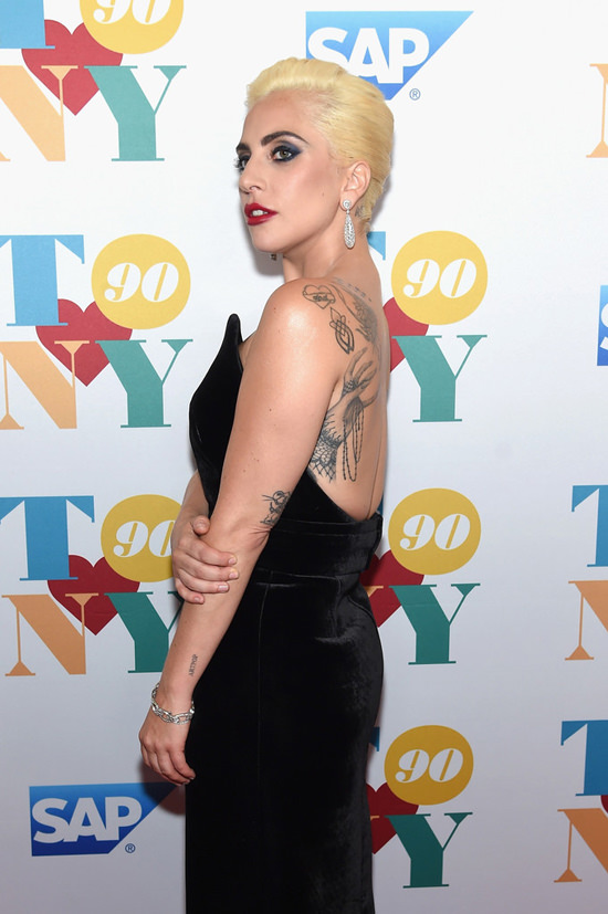 Lady-Gaga-Tony-Bennett-Birthday-Celebration-Fashion-Carolina-Herrera-Brandon-Maxwell-Tom-Lorenzo-Site (10)