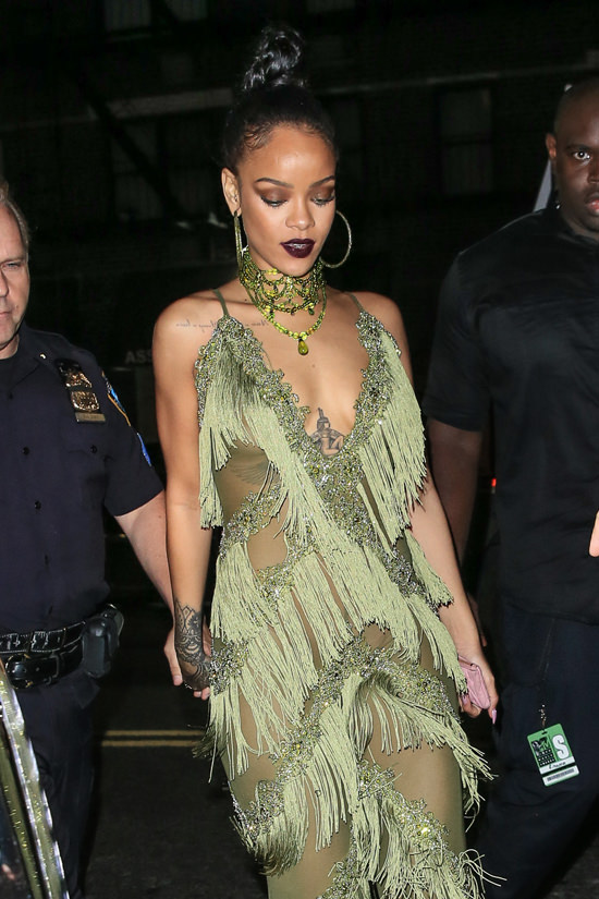 Rihanna-Drake-GOTSNYC-Street-Style-Tom-Lorenzo-Site (2)
