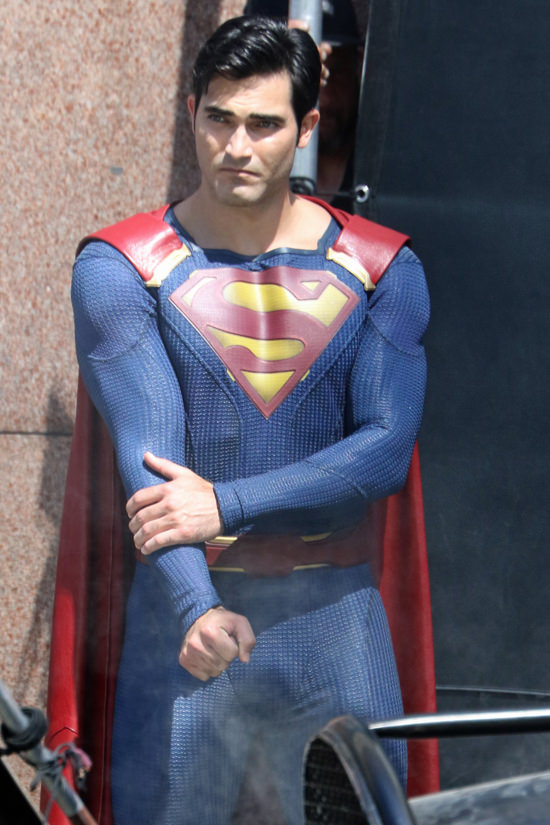 Tyler-Hoechlin-TV-Set-Supergirl-Superman-Costumes-Tom-Lorenzo-Site (9)