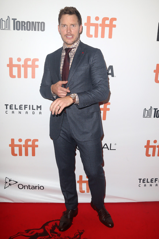 Chris-Pratt-Toronto-International-Film-Festival-2016-The-Magnificent-Seven-Movie-Premiere-Red-Carpet-Fashion-Tom-Lorenzo-Site (2)