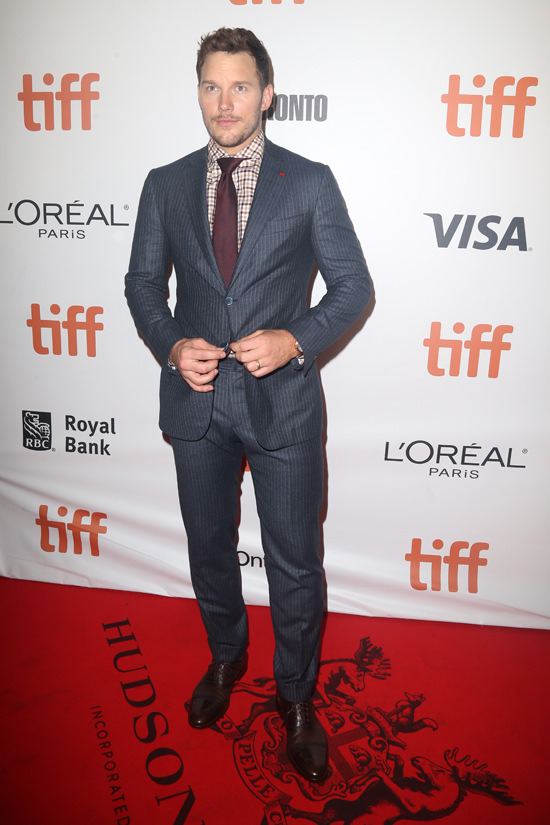 Chris-Pratt-Toronto-International-Film-Festival-2016-The-Magnificent-Seven-Movie-Premiere-Red-Carpet-Fashion-Tom-Lorenzo-Site (6)