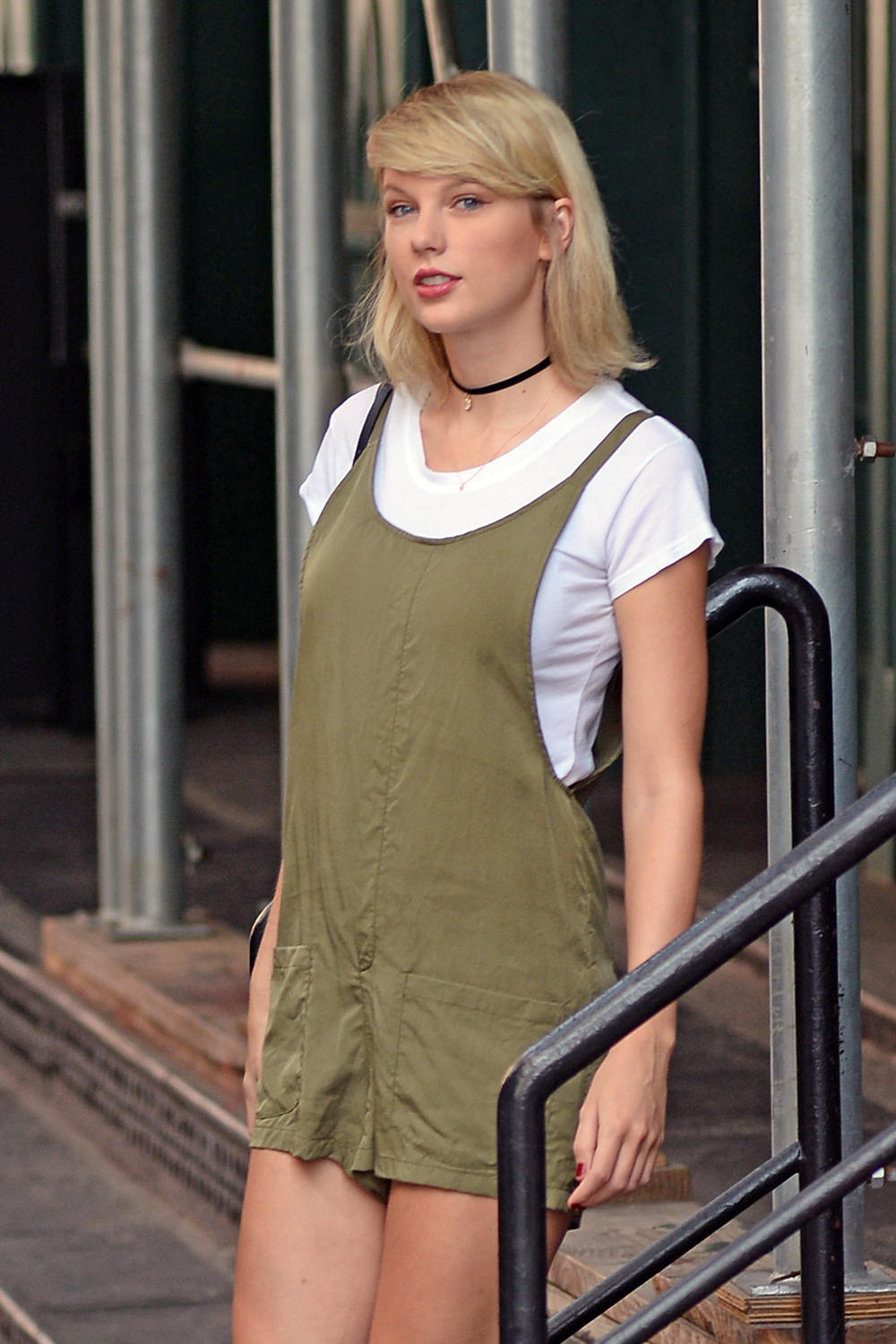 Taylor-Swift-GOTSNYC-Street-Style-Fashion-Bishop-Young-Saint-Laurent-Tom-Lorenzo-Site (1)