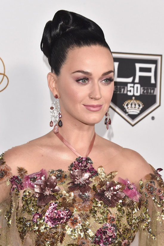 katy-perry-2016-children-hospital-los-angeles-once-upon-a-time-gala-red-carpet-fashion-marchesa-tom-lorenzo-site-4