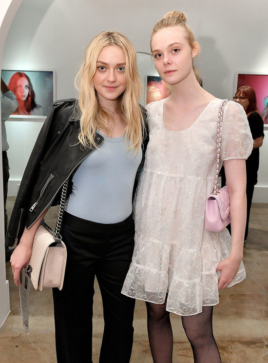 Dakota Fanning and Elle Fanning Co-Exist in the Same Space at the Same ...