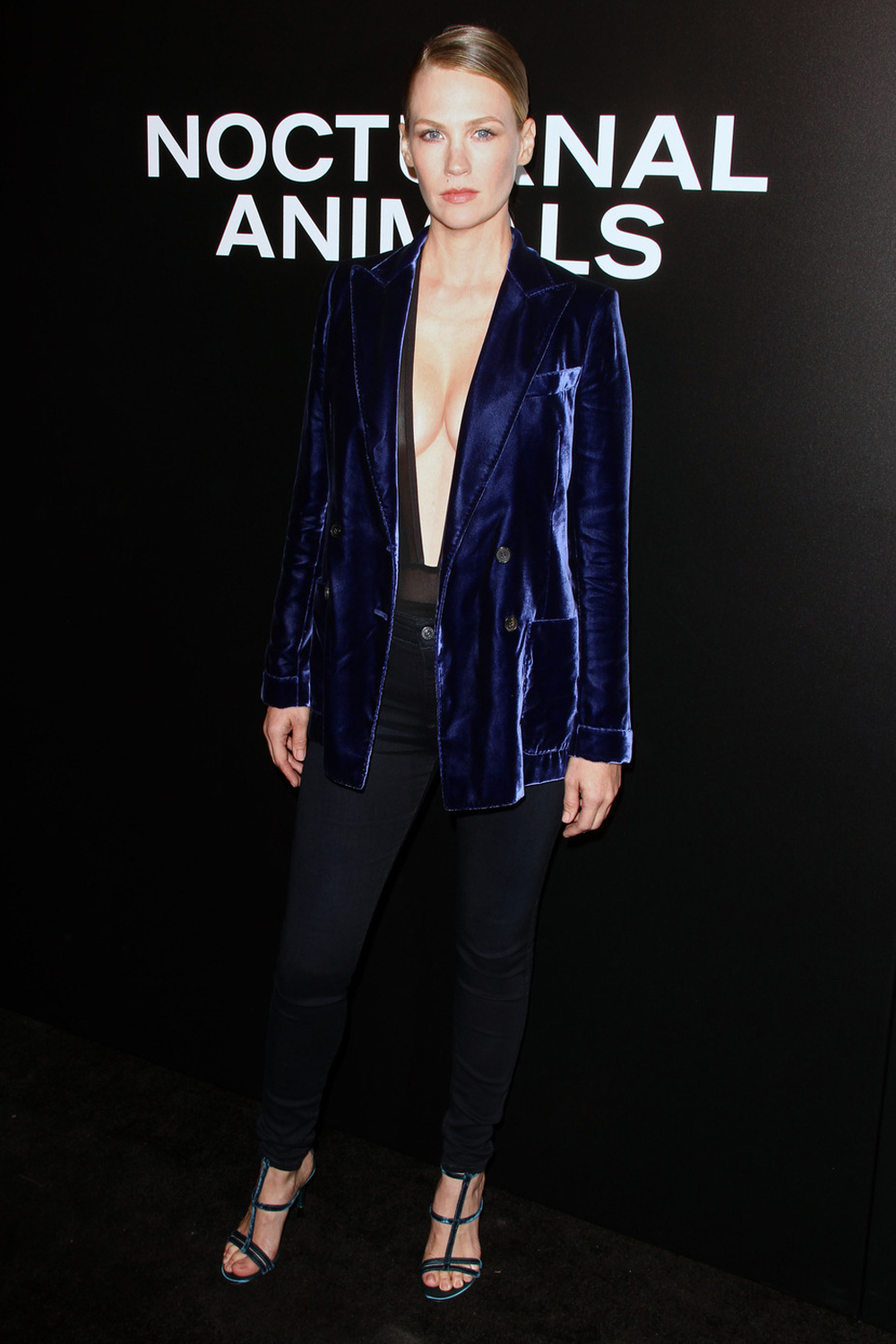 january-jones-nocturnal-animals-special-screening-red-carpet-fashion-tom-ford-tom-lorenzo-site-1