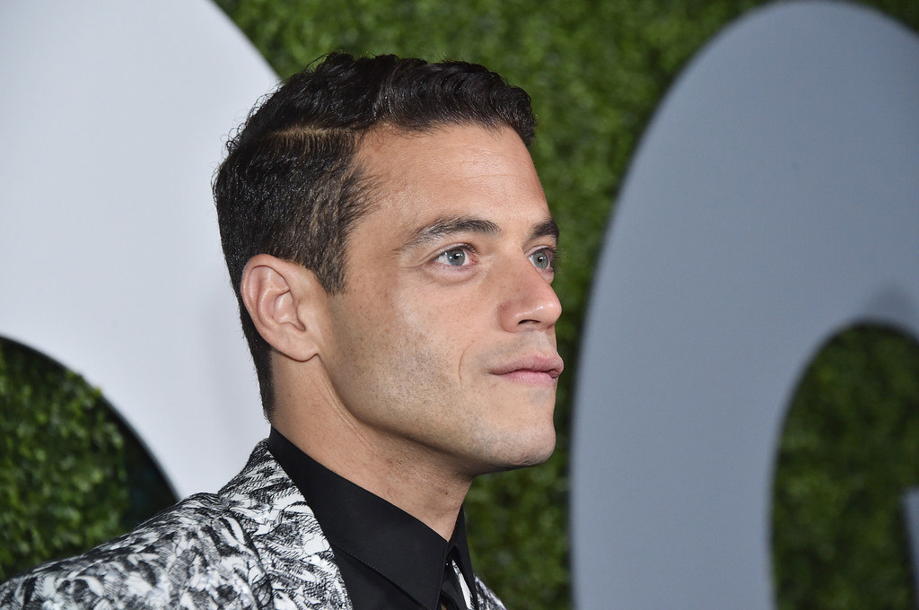 rami-malek-2016-gq-men-of-the-year-party-red-carpet-fashion-dior-homme-tom-lorenzo-site-1