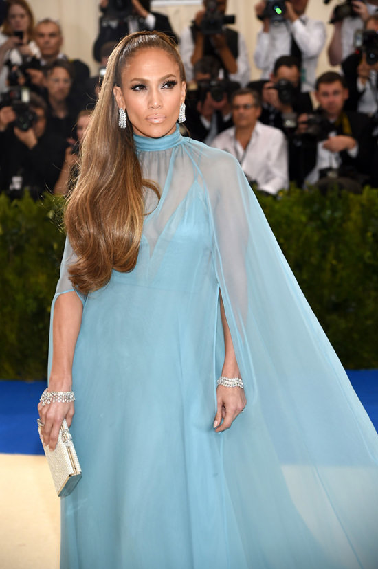 Met Gala 2017: Jennifer Lopez and Alex Rodriguez, Prom Queen and King ...
