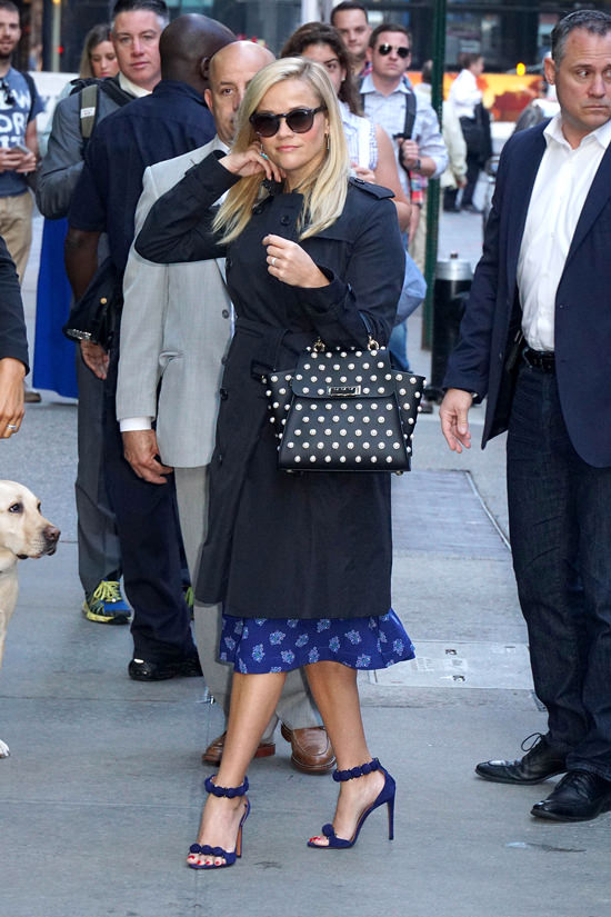 Style File Reese Witherspoon Is A Hard Working Gal In Nyc Tom Lorenzo