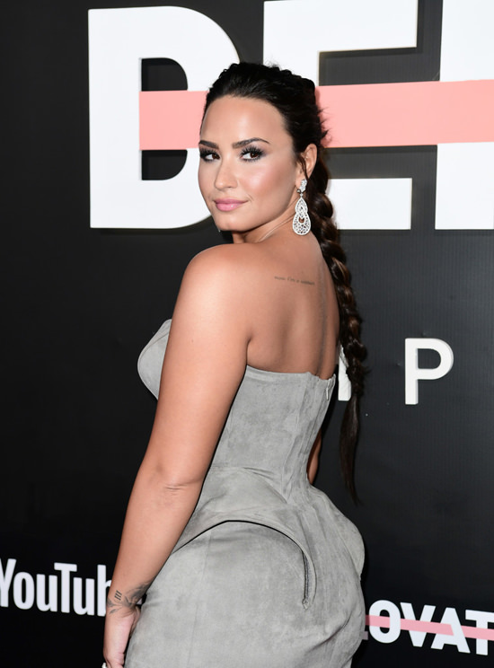 Demi-Lovato-You_Tube-Simply-Complicated-Fashion-Lexi-Tom-Lorenzo