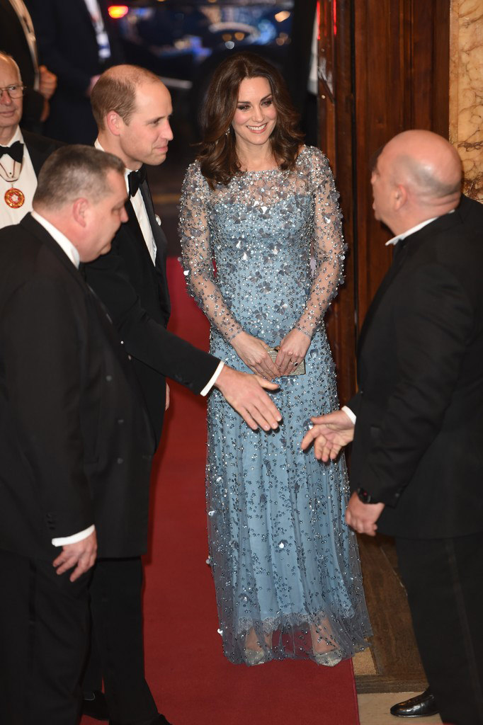 Catherine Duchess Of Cambridge Fashion - The Duchess of Cambridge re-wears a Seraphine maternity ... / Catherine, duchess of cambridge (catherine elizabeth;