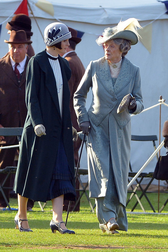 Michelle-Dockery-Maggie-Smith-Downton-Abbey-The-Movie-Set-Tom-Lorenzo-Site-4.jpg