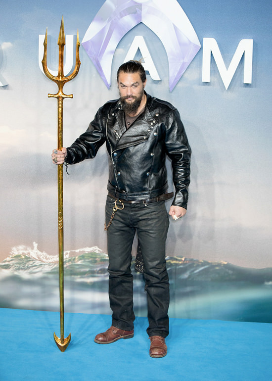 Jason Momoa Doesn't Budge at the . Premiere of Aquaman - Tom + Lorenzo