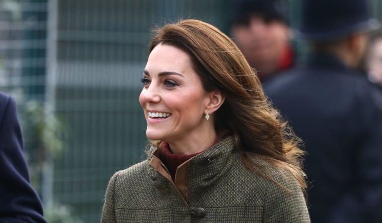 Cathy Cambridge Gets Sporty and Visits Islington Community Garden in ...