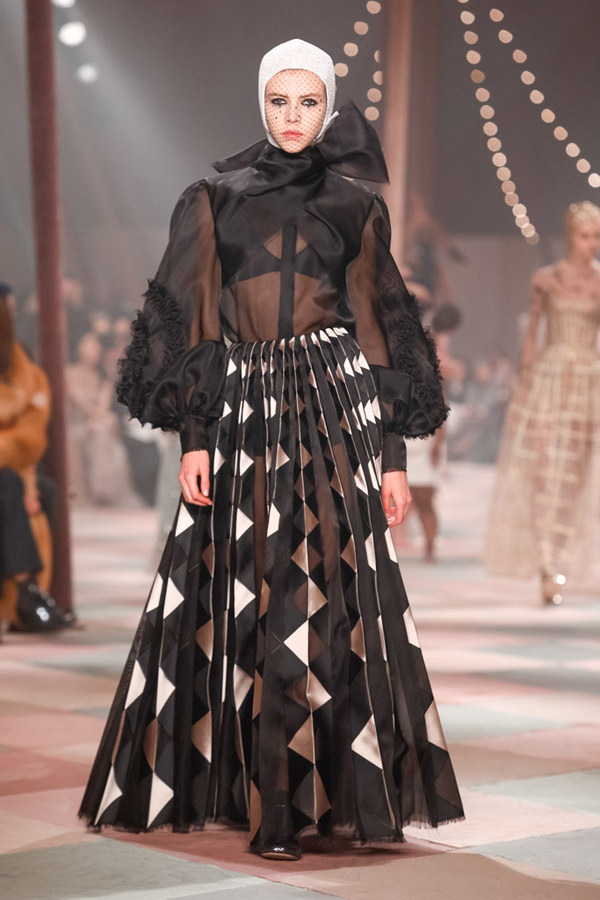 Paris Fashion Week: Christian Dior Spring 2019 Couture 