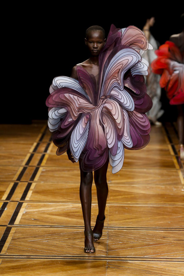 Paris Fashion Week: Iris van Herpen Spring 2019 Couture 