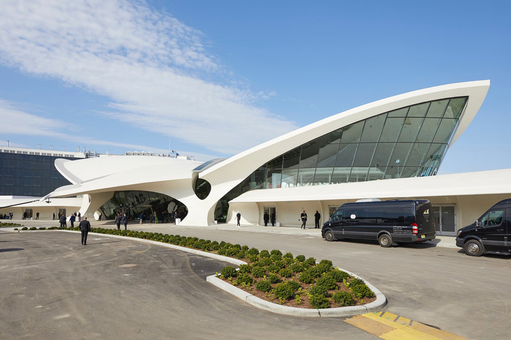 LouisVuittonCrusieResort2020FashionShowJFKAirportTWAFlight