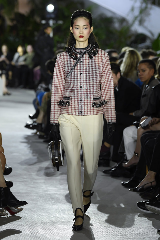 Louis-Vuitton-Resort-Cruise-2010-Collections-Runway-GALLERY-Fashion-Tom ...