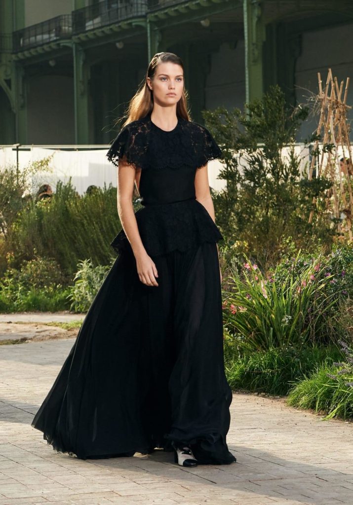 BAFTAs 2020: Margot Robbie in Chanel Couture - Tom + Lorenzo