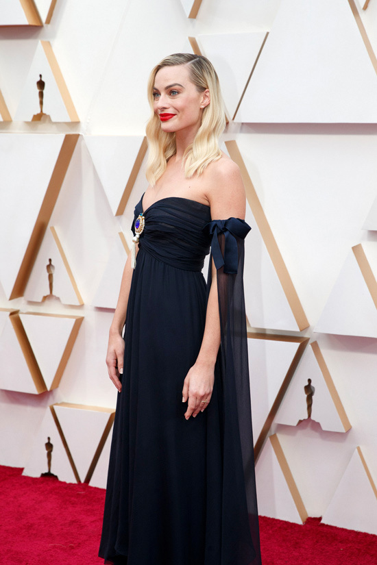 Margot Robbie's Vintage Chanel Dress at the Oscars 2020