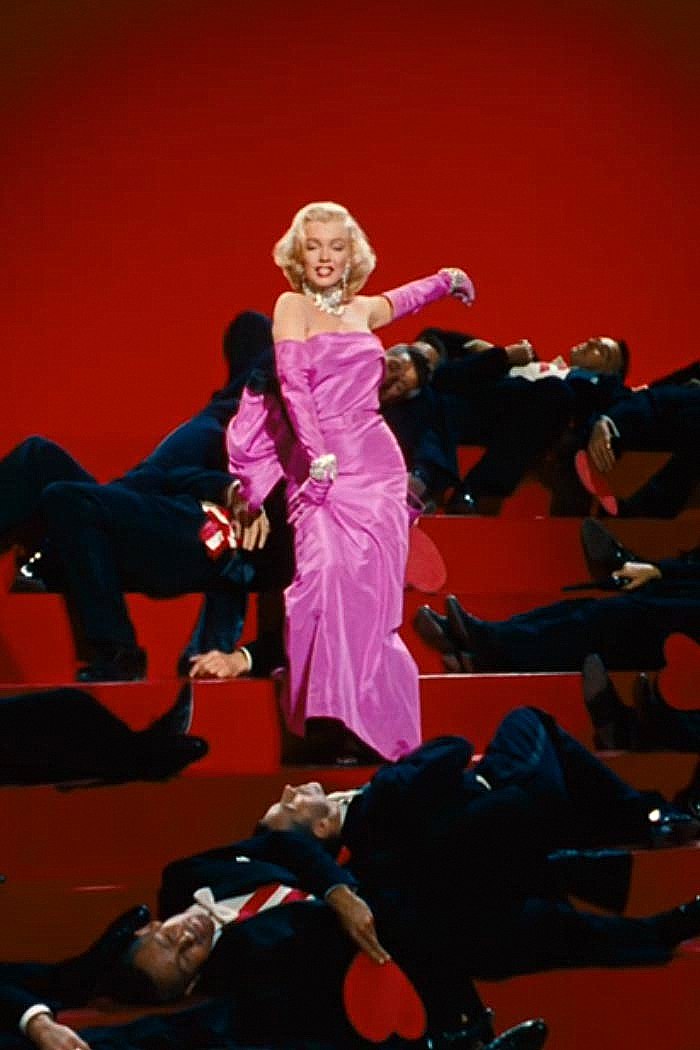 One-Iconic-Look-Marilyn-Monroe-Gentlemen-Prefer-Blondes-Costumes ...