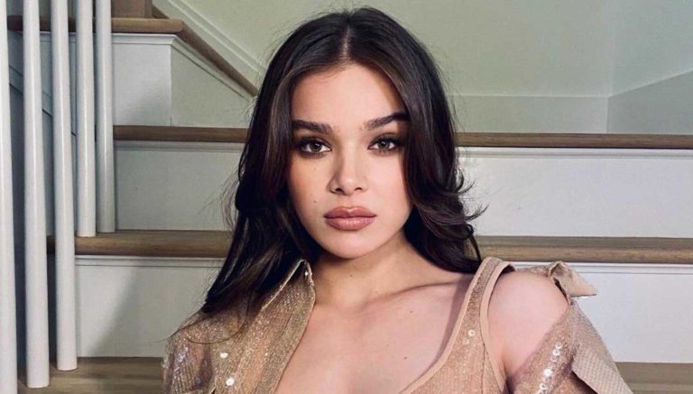 WERQ From Home: “Dickinson” Star Hailee Steinfeld in David Koma - Tom
