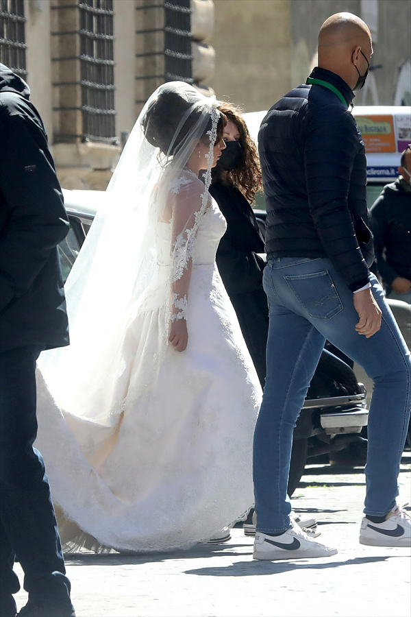 Lady Gaga in a Wedding Gown on the Set of House of Gucci - Tom +