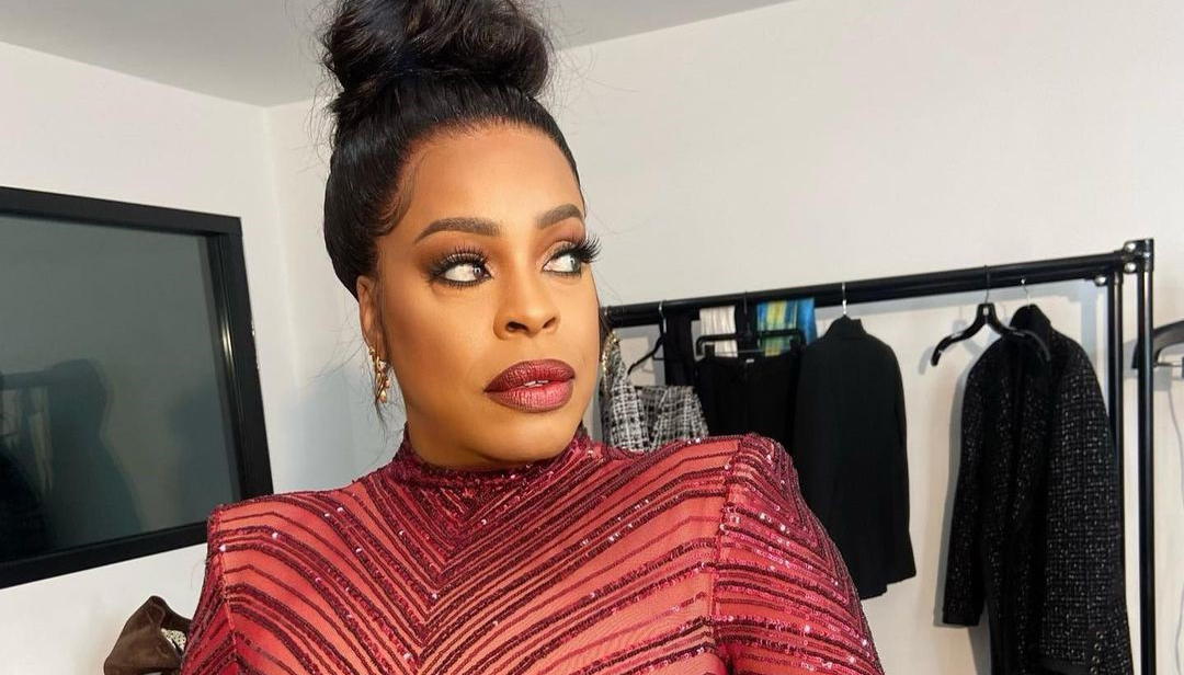 Niecy Nash Hosts GLAAD Awards in Michael Costello