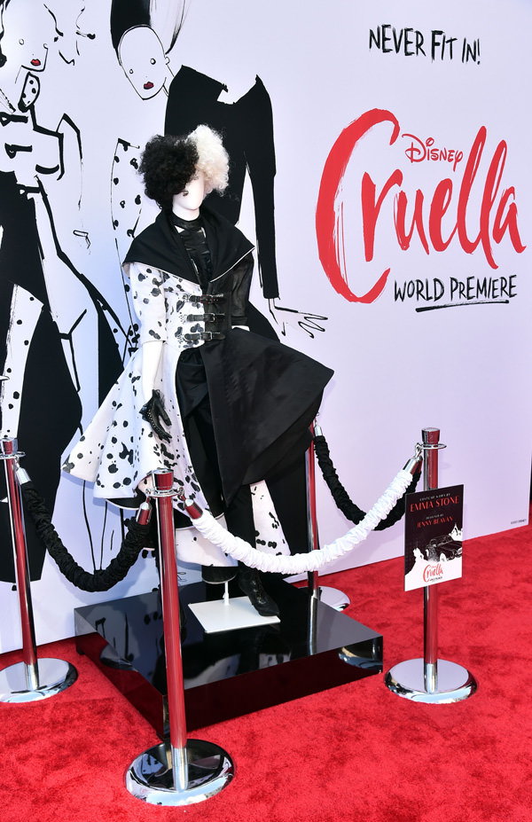 Louis Vuitton on X: #EmmaStone at the premiere of Cruella. Starring in  Disney's latest film as Cruella de Vil, the actress wears #LouisVuitton on  the red carpet in Los Angeles. Experience Disney's #