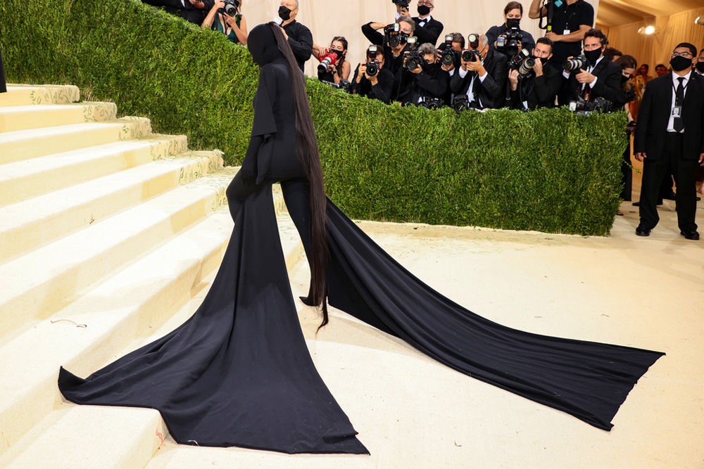 Kim-Kardashian-Met-Gala-2021-Red-Carpet-Fashion-Balenciaga-Tom-Lorenzo-Site-7.jpg