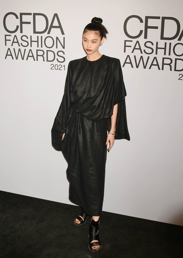 HoYeon Jung Stuns in Louis Vuitton on CFDA Awards 2021 Red Carpet –  Footwear News