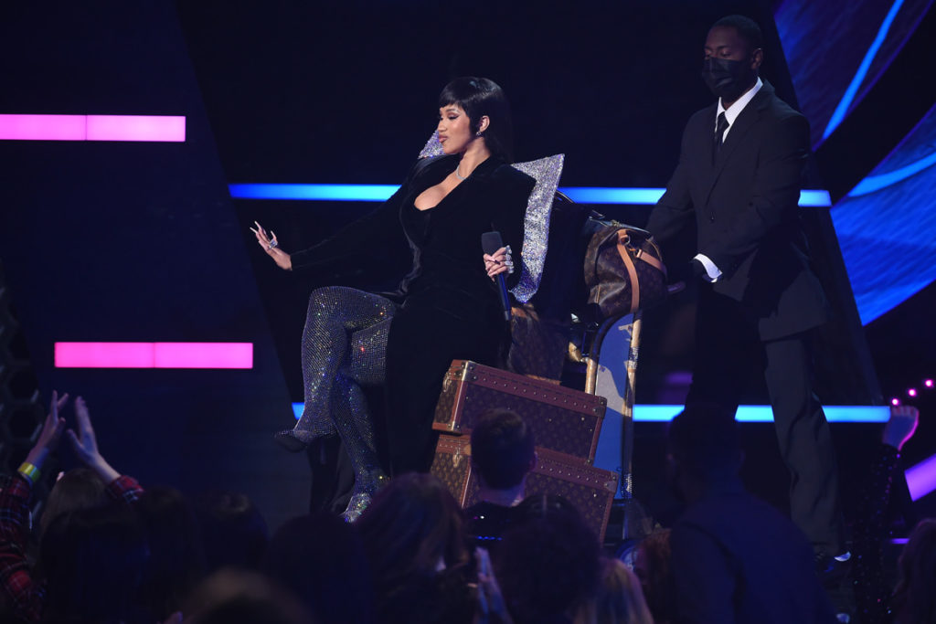 American Music Awards 2021: Host Cardi B Puts on a Fashion Show - Tom ...