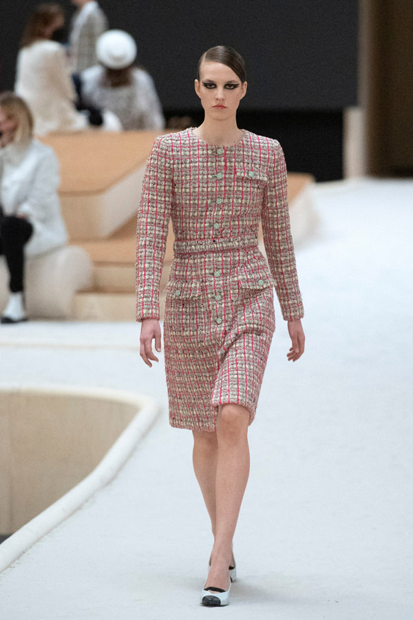 Chanel Spring 2022 Couture Collection - Tom + Lorenzo