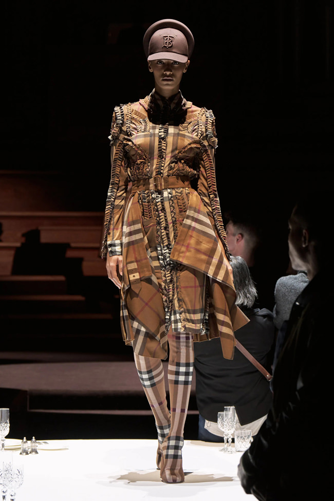 London Fashion Week: Burberry Fall 2022 Collection