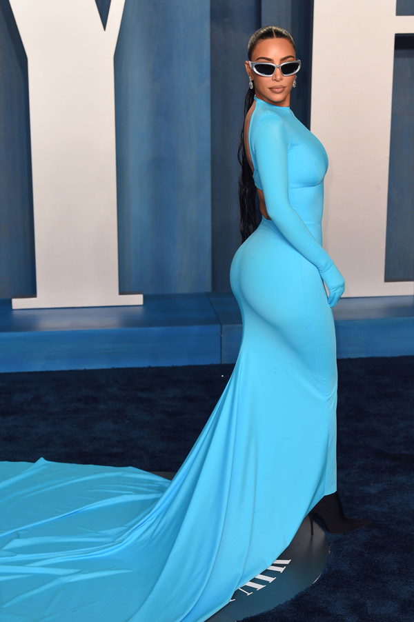 Kim-Kardashian-Vanity-Fair-Oscar-Party-2022-Red-Carpet-Fashion ...