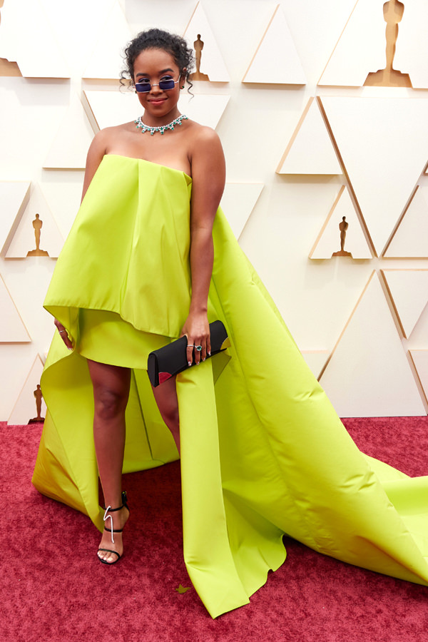 Jennifer-Connelly-Oscars-2023-Red-Carpet-Fashion-Style-Louis-Vuitton-Tom-Lorenzo-Site  (10) - Tom + Lorenzo