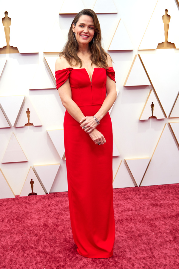 Jennifer-Connelly-Oscars-2023-Red-Carpet-Fashion-Style-Louis-Vuitton-Tom-Lorenzo-Site  (10) - Tom + Lorenzo