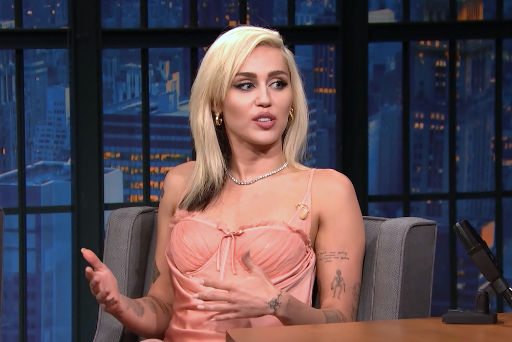 Miley Cyrus in Vintage Alexander McQueen on LATE NIGHT WITH SETH MEYERS -  Tom + Lorenzo