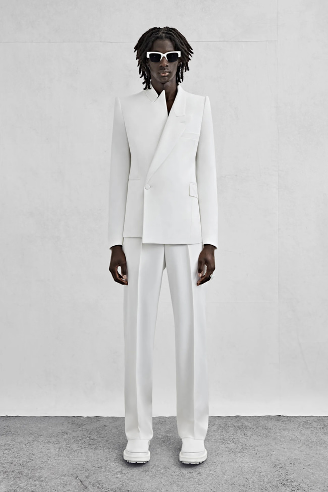 Alexander McQueen Spring 2023 Menswear Collection - Tom + Lorenzo