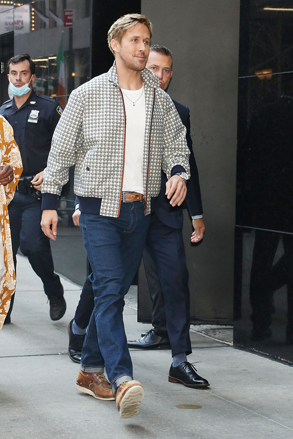 Style File Ryan Gosling Promotes The Gray Man In Gucci Tom Lorenzo