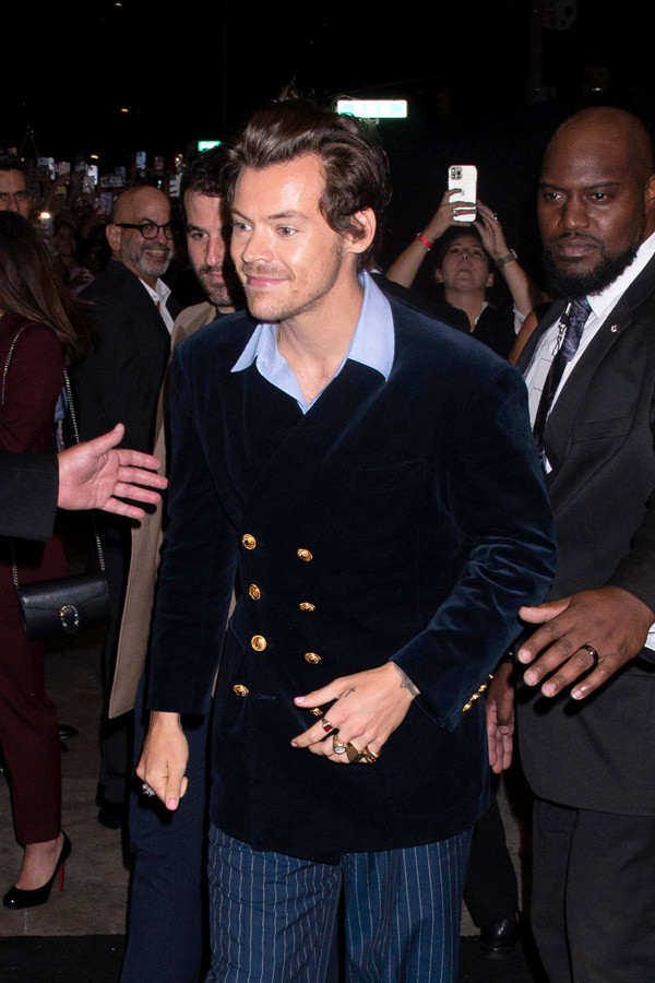 Harry Styles in Gucci at the DON'T WORRY DARLING New York Premiere ...