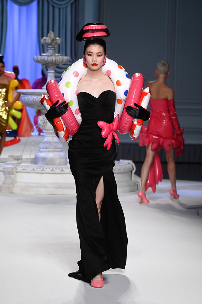 Moschino-Spring-2015-Collection-Runway-Womenswear-Milan-Fashion-Week-Tom-Lorenzo-Site-TLO  (8) - Tom + Lorenzo